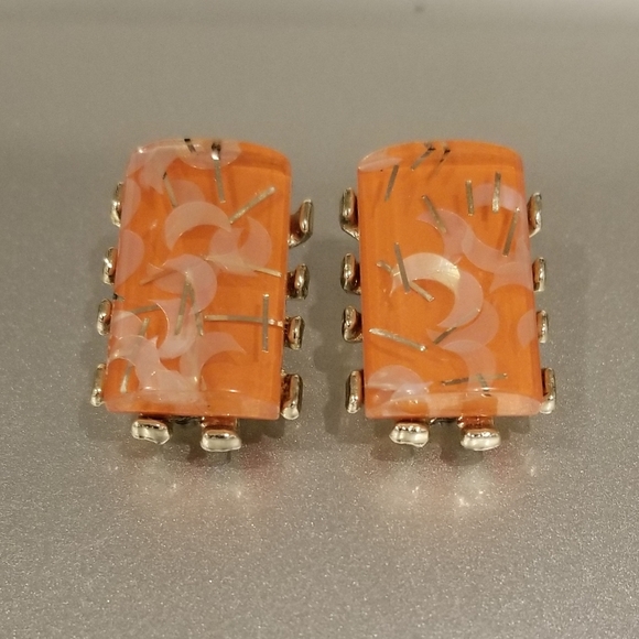 Jewelry - Vintage Orange And Confetti Clip-On Earring. 1" Long And .5" Wide